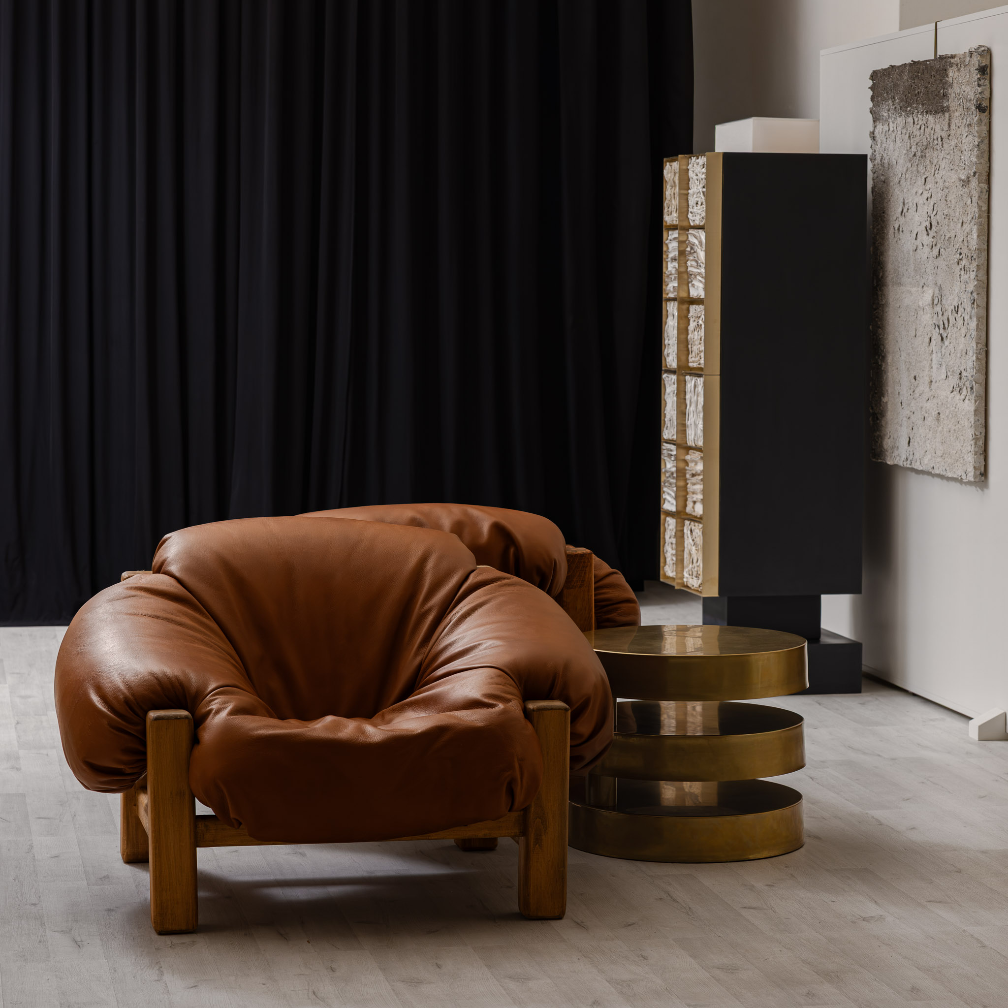 "Bahia" Armchairs | Walnut | Leather - Image 3